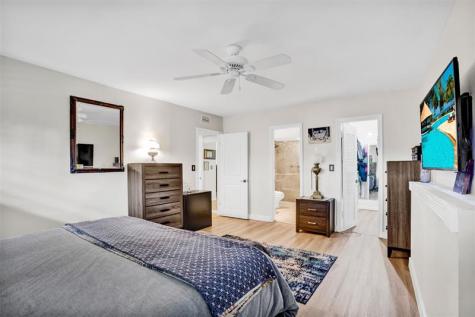 351 NE 19th Place Wilton Manors FL 33305