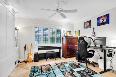 351 NE 19th Place Wilton Manors FL 33305