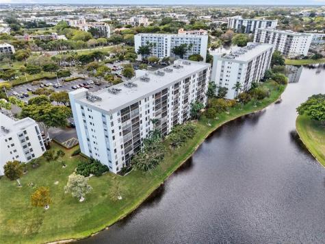 2215 Cypress Island Drive Pompano Beach FL 33069