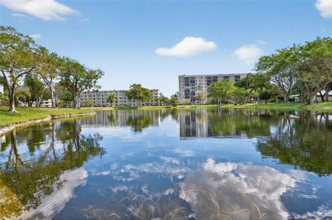 2215 Cypress Island Drive Pompano Beach FL 33069