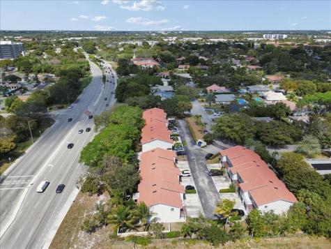 9500 SW 1st Place Coral Springs FL 33071