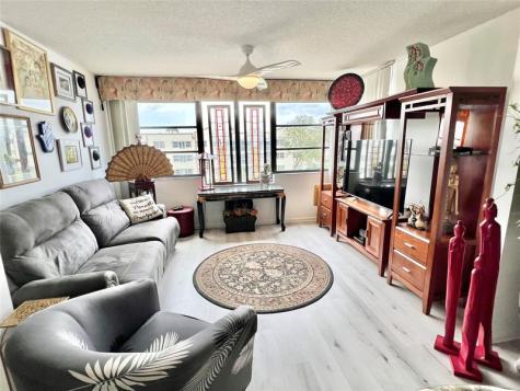 10842 W Clairmont Circle Tamarac FL 33321