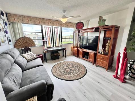 10842 W Clairmont Circle Tamarac FL 33321