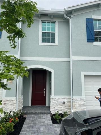 4393 Hammock Grove Drive Lake Worth FL 33467