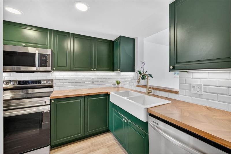 2707 NE 14th Street Causeway Pompano Beach FL 33062