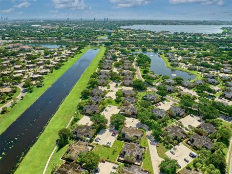 5905 59TH Way West Palm Beach FL 33409