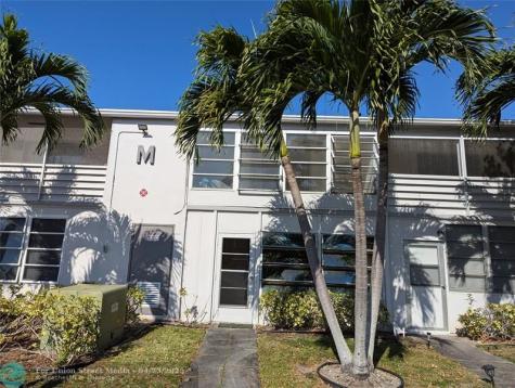 190 Oakridge M Deerfield Beach FL 33442