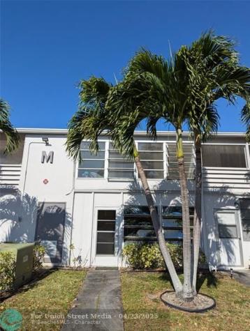 190 Oakridge M Deerfield Beach FL 33442