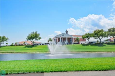 190 Oakridge M Deerfield Beach FL 33442