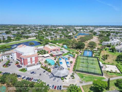 190 Oakridge M Deerfield Beach FL 33442