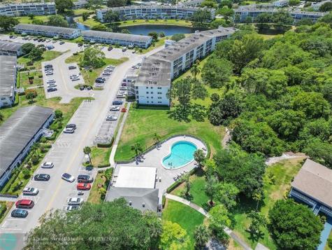 190 Oakridge M Deerfield Beach FL 33442