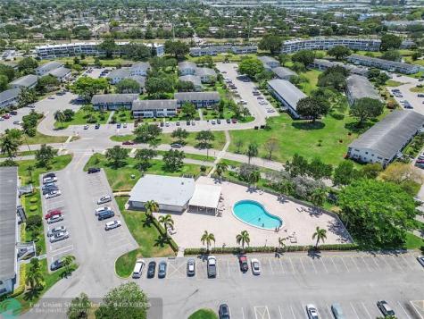 190 Oakridge M Deerfield Beach FL 33442