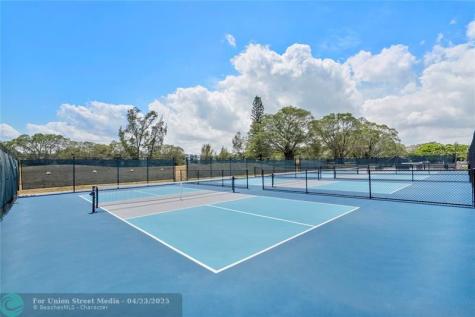 190 Oakridge M Deerfield Beach FL 33442