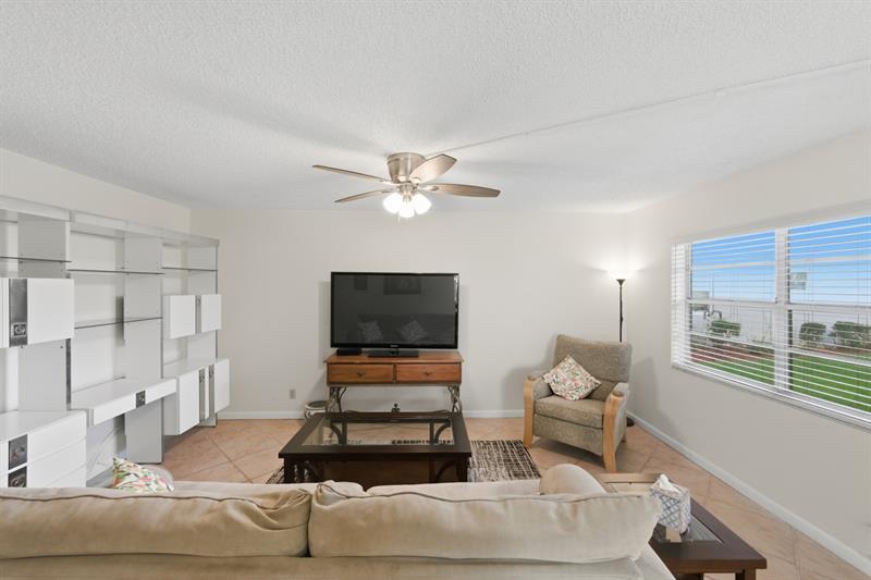 820 Flanders R Delray Beach FL 33484