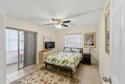 820 Flanders R Delray Beach FL 33484