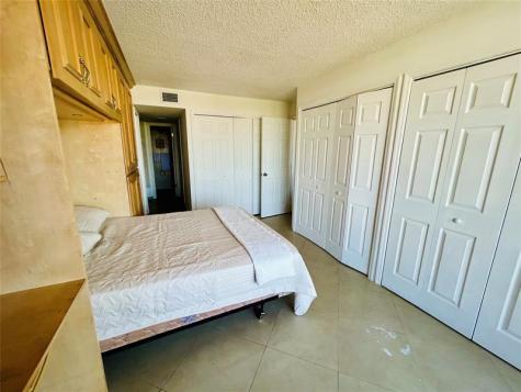 7040 Coral Way Miami FL 33155