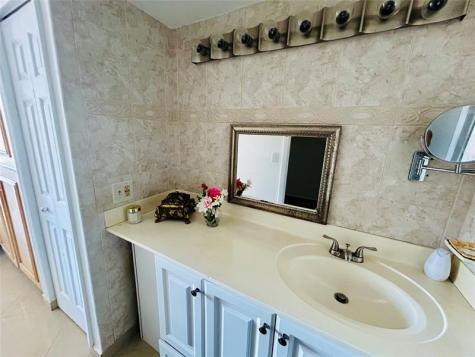 7040 Coral Way Miami FL 33155
