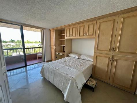 7040 Coral Way Miami FL 33155