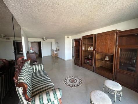 7040 Coral Way Miami FL 33155