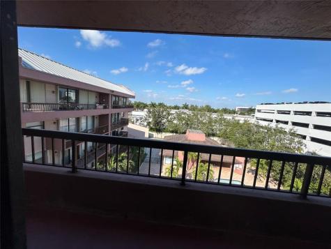 7040 Coral Way Miami FL 33155