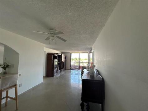 7040 Coral Way Miami FL 33155