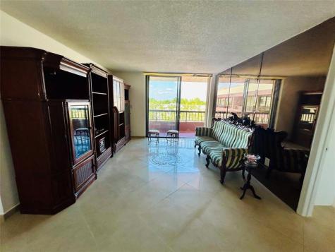 7040 Coral Way Miami FL 33155