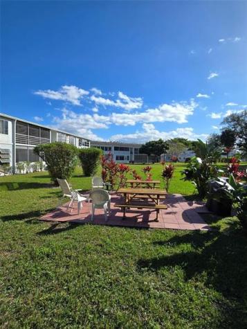 159 Newport J Deerfield Beach FL 33442