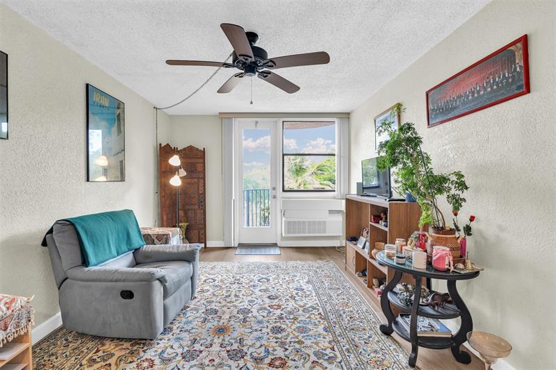 2701 Riverside Drive Coral Springs FL 33065