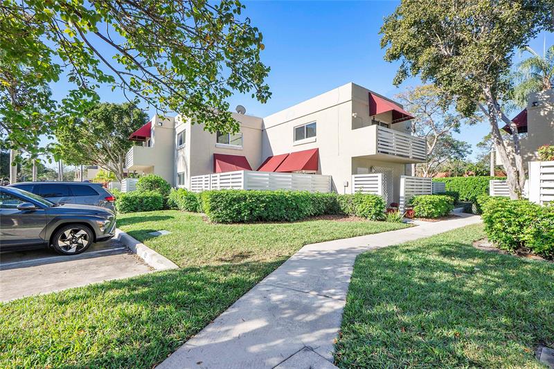 565 NW 98th Avenue Plantation FL 33324