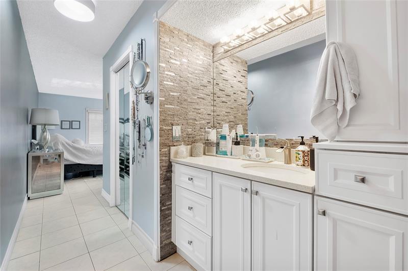 565 NW 98th Avenue Plantation FL 33324