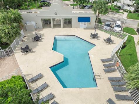 565 NW 98th Avenue Plantation FL 33324