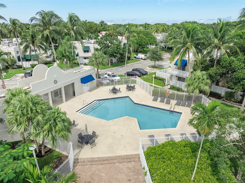 565 NW 98th Avenue Plantation FL 33324