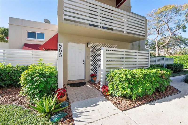 565 NW 98th Avenue Plantation FL 33324