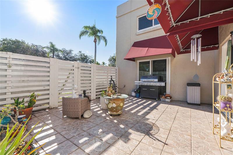 565 NW 98th Avenue Plantation FL 33324