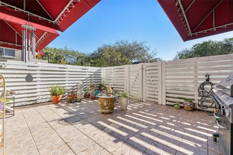 565 NW 98th Avenue Plantation FL 33324