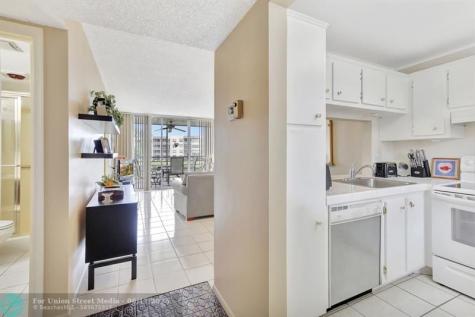 9311 Orange Grove Drive Davie FL 33324