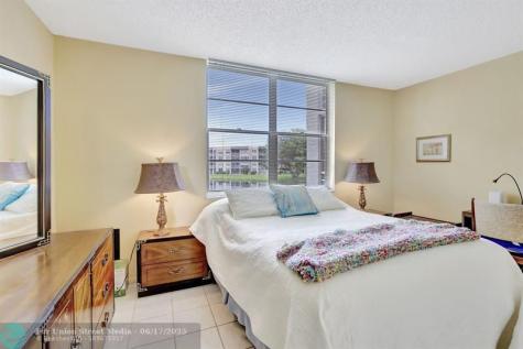 9311 Orange Grove Drive Davie FL 33324