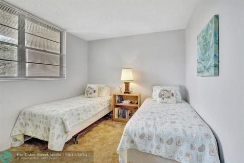 9311 Orange Grove Drive Davie FL 33324