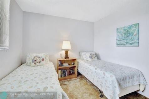 9311 Orange Grove Drive Davie FL 33324