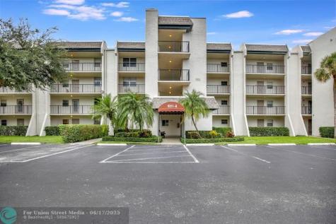 9311 Orange Grove Drive Davie FL 33324