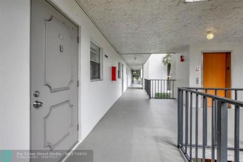 9311 Orange Grove Drive Davie FL 33324