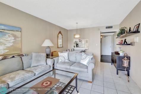 9311 Orange Grove Drive Davie FL 33324