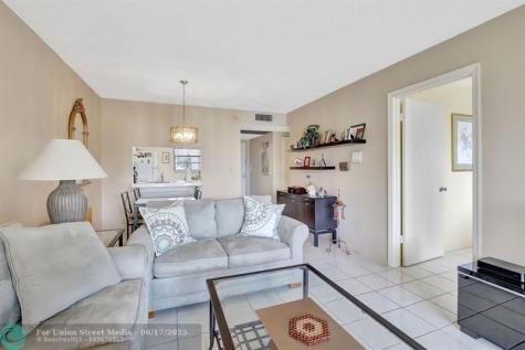 9311 Orange Grove Drive Davie FL 33324