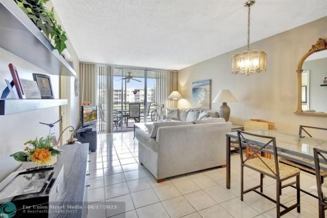 9311 Orange Grove Drive Davie FL 33324