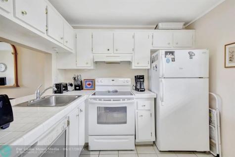 9311 Orange Grove Drive Davie FL 33324