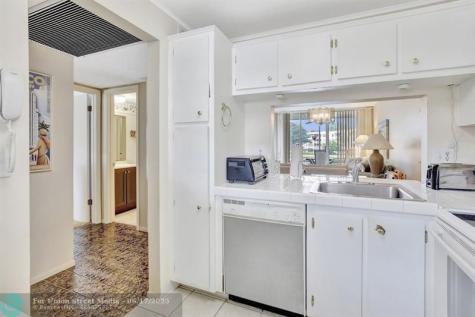 9311 Orange Grove Drive Davie FL 33324