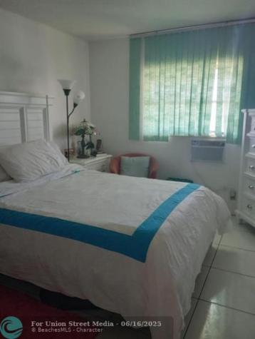 1250 E Sample Road Pompano Beach FL 33064