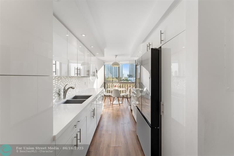 1000 E Island Boulevard Aventura FL 33160