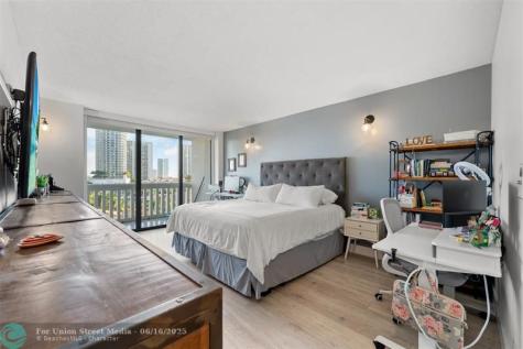 1000 E Island Boulevard Aventura FL 33160