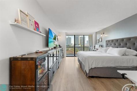 1000 E Island Boulevard Aventura FL 33160